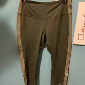 Cropped Comfortable Workout Leggings